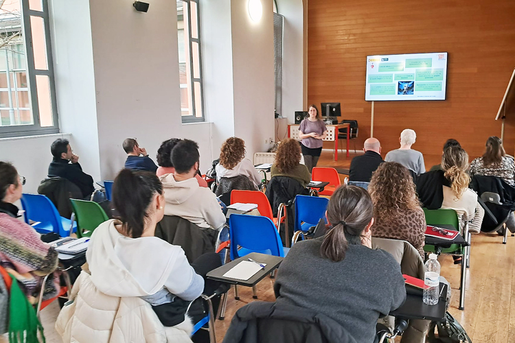 PROYECTO HOMBRE LA RIOJA IMPARTE A DOCENTES Y ORIENTADORES UN CURSO PARA AFRONTAR LOS EFECTOS PERJUDICIALES DE LAS NUEVAS TECNOLOGÍAS