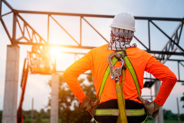 ADICCIONES EN EL ENTORNO LABORAL: UNA REALIDAD SILENCIOSA QUE NECESITA RESPUESTA